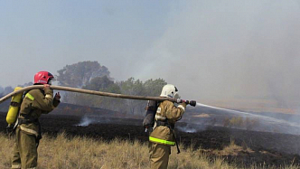 В Красноярском крае горит лес - огонь подошел к населенным пунктам