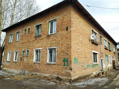 Горсовет просит быстрее расселить аварийный дом на Брянской ради экологии