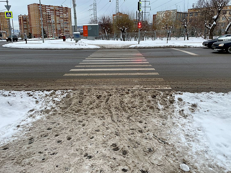 Красноярский фотограф раскритиковал городские власти из-за уборки дорог от снега. фото: telegram-канал Сергея Токарева