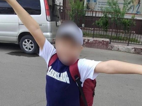 В Красноярске ищут 9-летнего мальчика с шрамом под бровью. Фото: КРОО «Поиск пропавших детей — Красноярск»