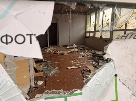 Павильоны на Предмостной площади Красноярска начали сносить. Фото: Илья Зайцев