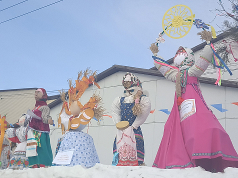 В Сухобузимо 26 февраля проходят Масленичные гуляния . Фото: Наталья Тихомирова 