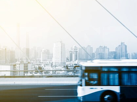 Организовать дорожное движение в Минусинске решил житель Краснодара только на бумаге: его подозревают в махинациях. Фото: Freepik