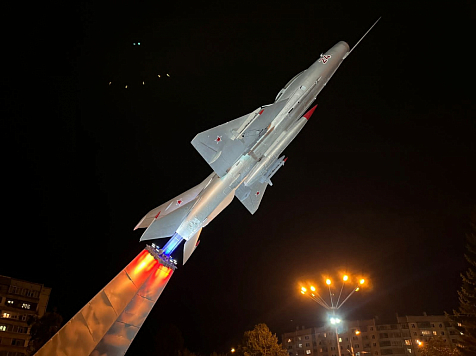 В Красноярске отреставрировали памятник самолёту МиГ-21Ф. Фото: мэрия