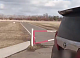 Врачам пришлось нести младенца на ИВЛ до кареты скорой из-за автовладелицы, перекрывшей выезд