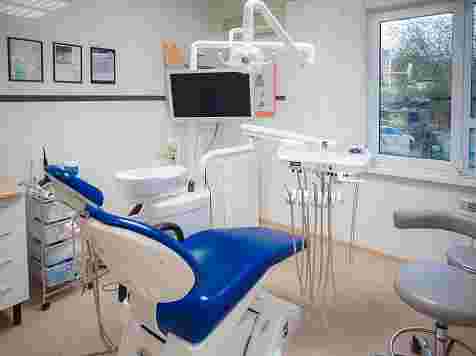 Женщина отсудила у стоматологии больше 200 тысяч за плохо установленные протезы. Фото: crown.krasgmu.ru