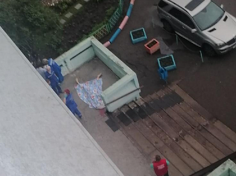 В Красноярске студент выпал из окна общежития. Фото: vk.com/krasnoyarsk_kray
