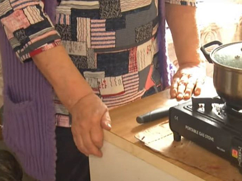 Красноярской пенсионерке с долгом полмиллиона за электричество вернули свет