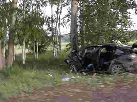 «Мазда» с двумя детьми улетела в кювет: родители в реанимации (фото). фото: Шарыпово Автоканал