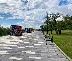 «Достаточно уныло»: что не так с Центральной набережной Красноярска по мнению горожан