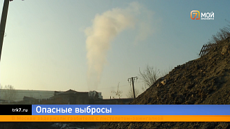 Красноярцы пожаловались на отравляющий воздух кирпичный завод: он расположен прямо рядом с домами