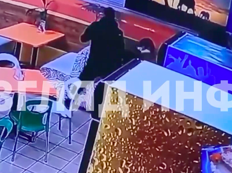Следователи завели уголовное дело после избиения двух девушек из-за прически. Скриншот видео: Взгляд Инфо