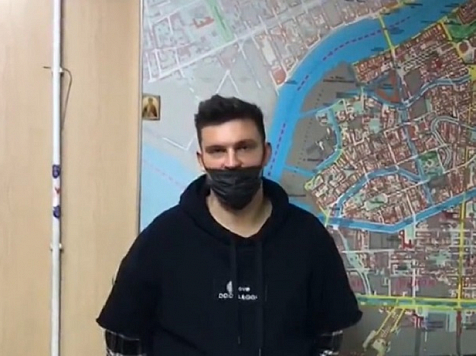 Красноярец устроил опасный дрифт на БМВ без номеров на Исакиевской площади в Питере: видео. Фото, видео: МВД