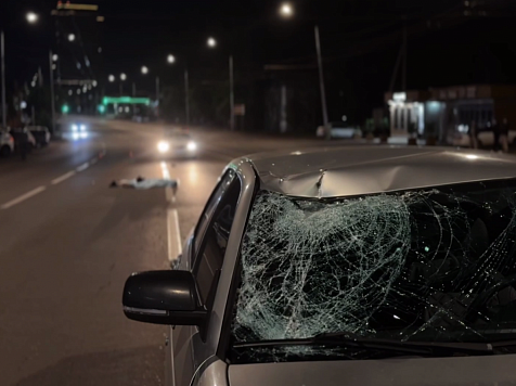 В Красноярске водитель «Приоры» насмерть сбил перебегавшего в неположенном месте пешехода  . Фото/видео: Госавтоинспекция по краю