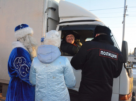 В Красноярске на дежурство заступил «новогодний патруль» ГИБДД. Фото: 24.мвд.рф