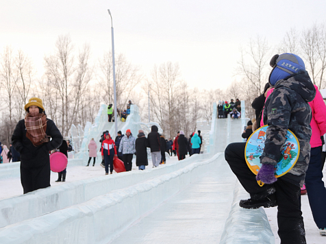 В Красноярске снова открыт ледовый городок в Татышев-парке . Фото: Татышев-парк