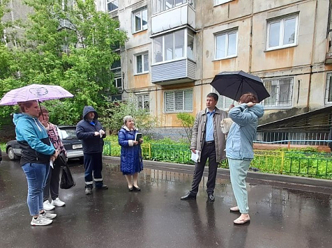 Красноярские депутаты проверили качество ремонта дворов. Фото: Горсовет Красноярска