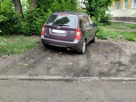 В Ленинском районе нарушители заплатили полмиллиона за парковку на газоне. Фото: администрация Красноярска