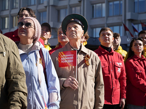 Проезд танков и поднятие знамени: в Красноярске празднуют День Победы. Фото: администрация Красноярска