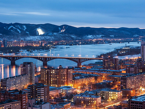 Жители Красноярска стали чаще жаловаться на свет от рекламных щитов