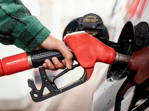 Цены на бензин в Красноярске вновь снизились: рассказываем, сколько сейчас стоит топливо. Фото: Freepik.com