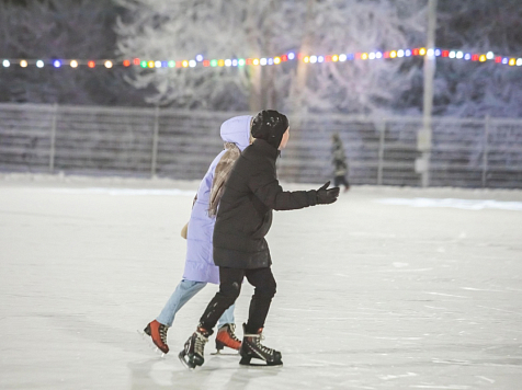 В Красноярске 25 февраля временно закрыли каток на Татышев-парке из-за потепления. Фото: Татышев-парк
