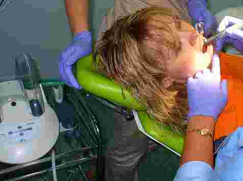 Мама отсудила 75 тысяч за неверно вырванный зуб у сына