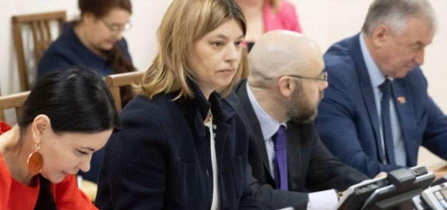 Елена Пензина претендует на место Чилингарова в Госдуме