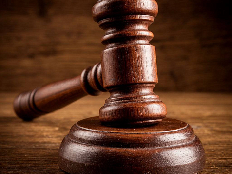 Начальник отдела Центра «Э» в Красноярске арестован за взятку в виде смартфона. Фото: Шедеврум